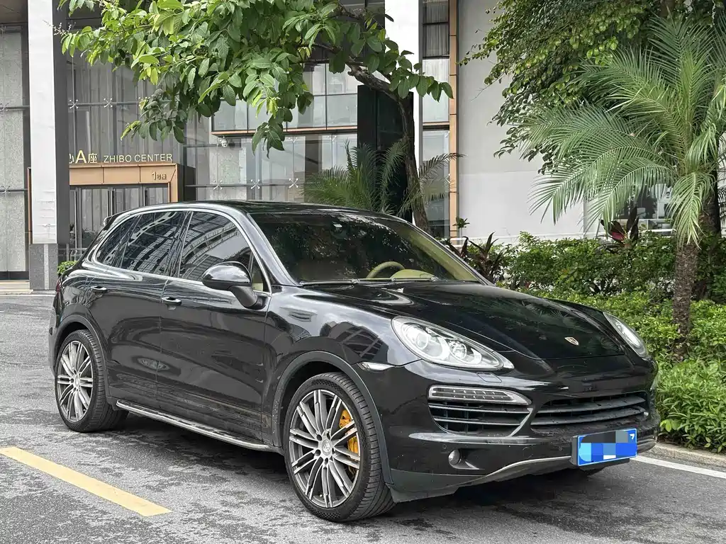 Porsche Cayenne — миниатюра 9
