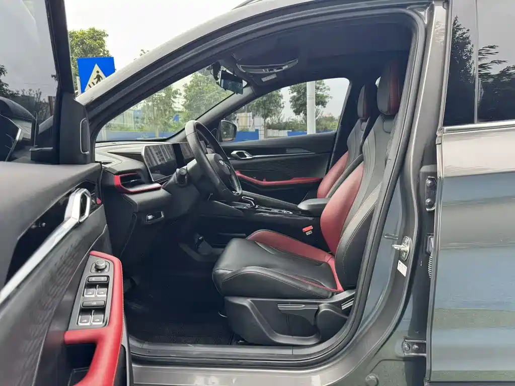 Geely Binyue — миниатюра 11