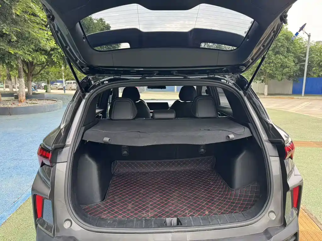 Geely Binyue — миниатюра 19