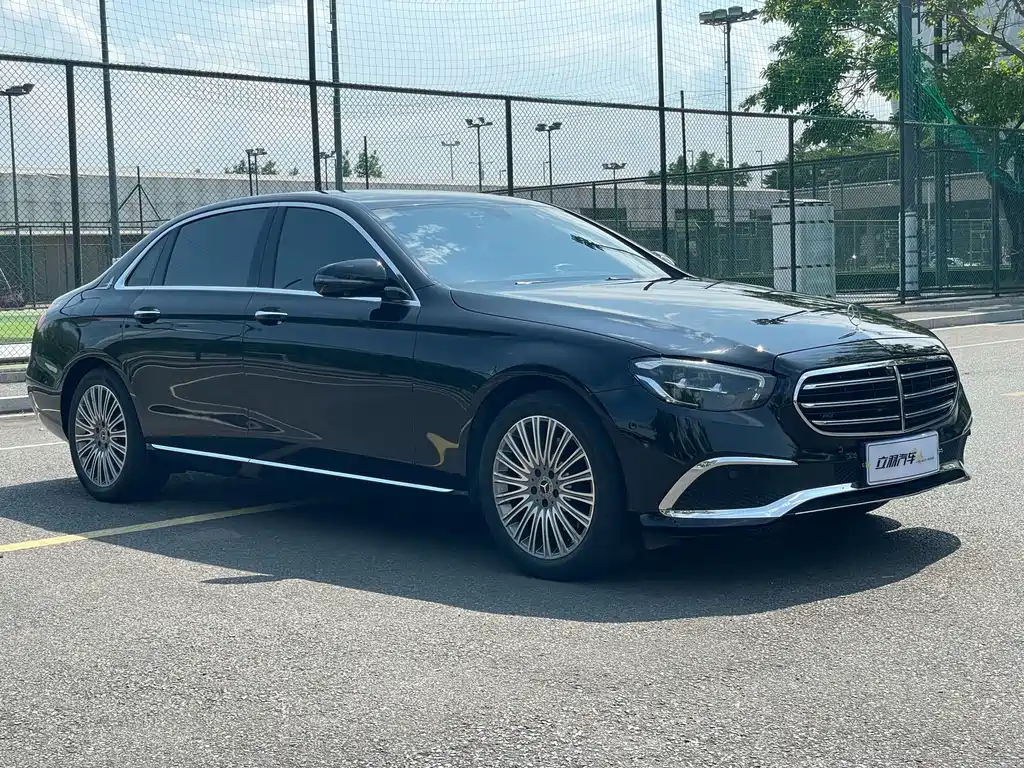 Mercedes-Benz E-Class — миниатюра 3