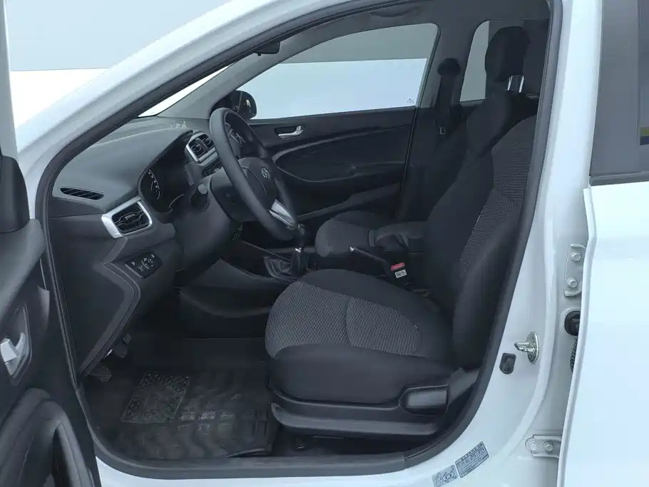 Hyundai Verna — миниатюра 9