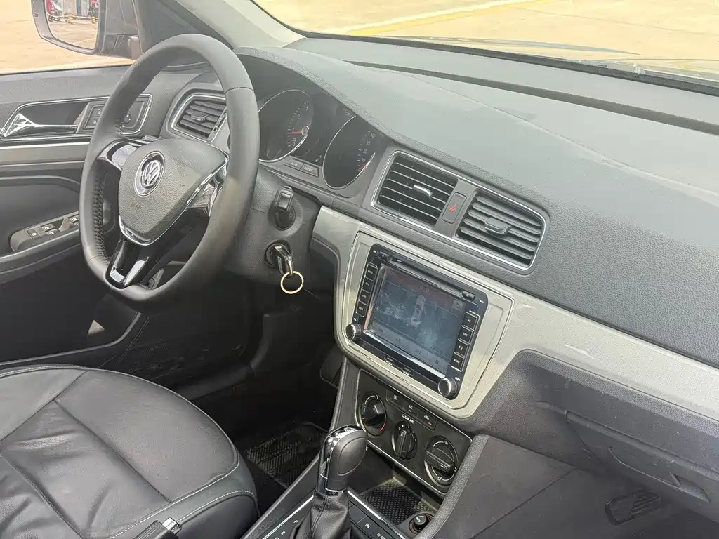 Volkswagen Lavida — миниатюра 8