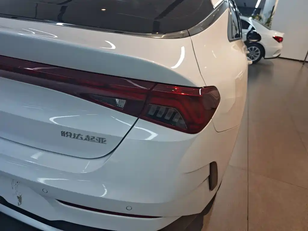 Kia K5 — миниатюра 8