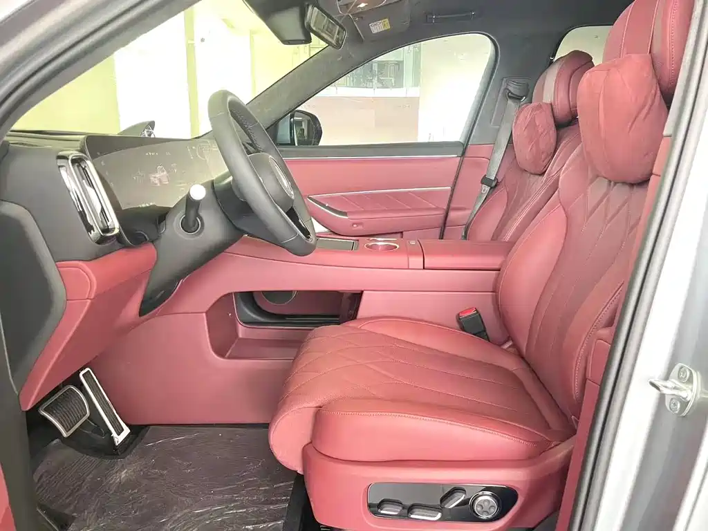 AITO ASK THE WORLD M8