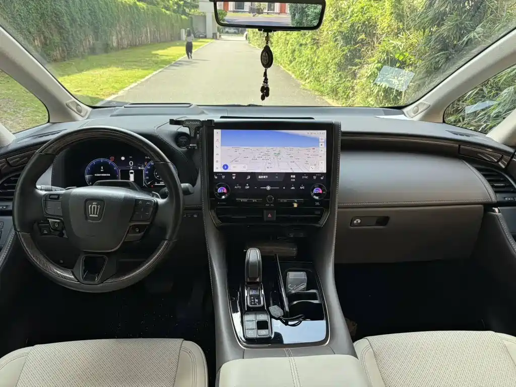 Toyota Vellfire — миниатюра 7