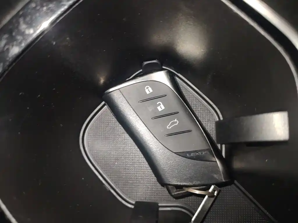Lexus ES — миниатюра 9