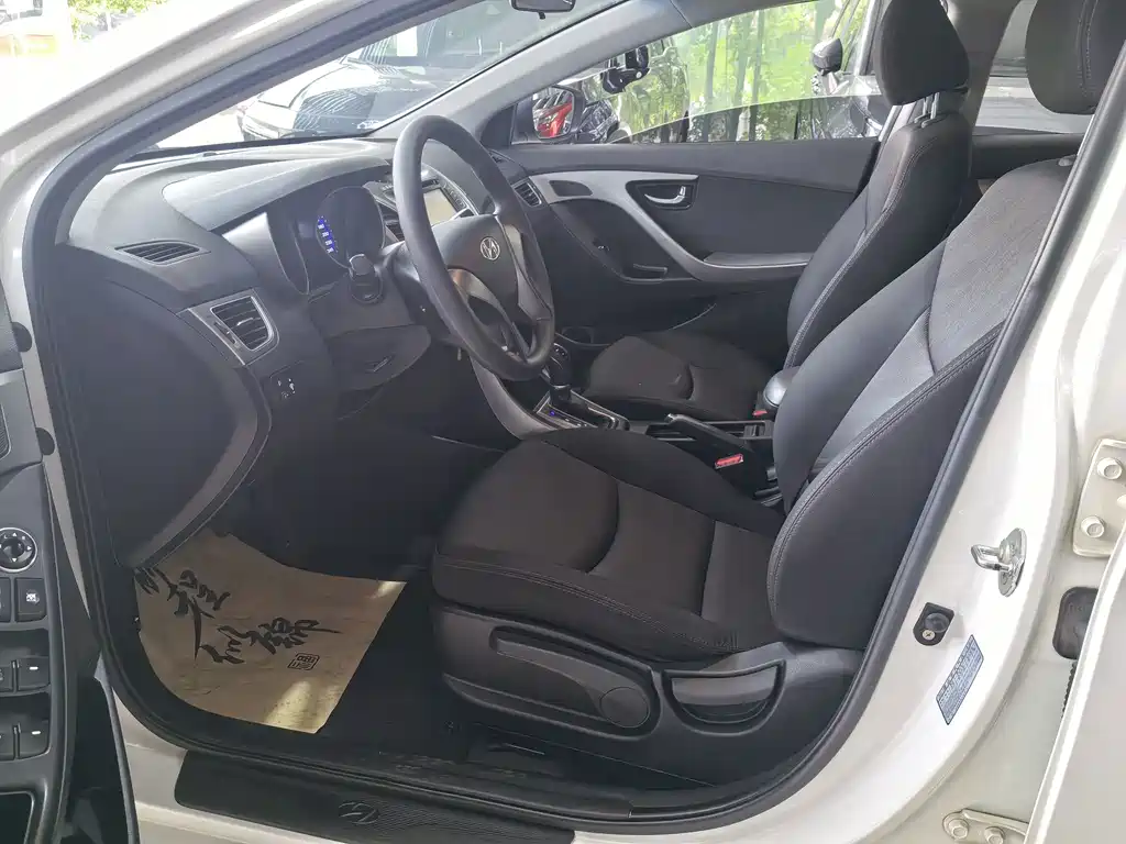 Hyundai Elantra Langdong — миниатюра 7