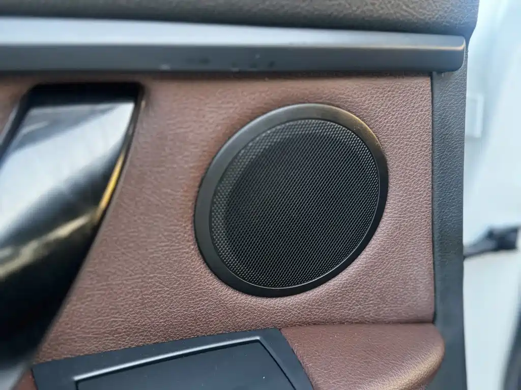 BMW 3 Series — миниатюра 23