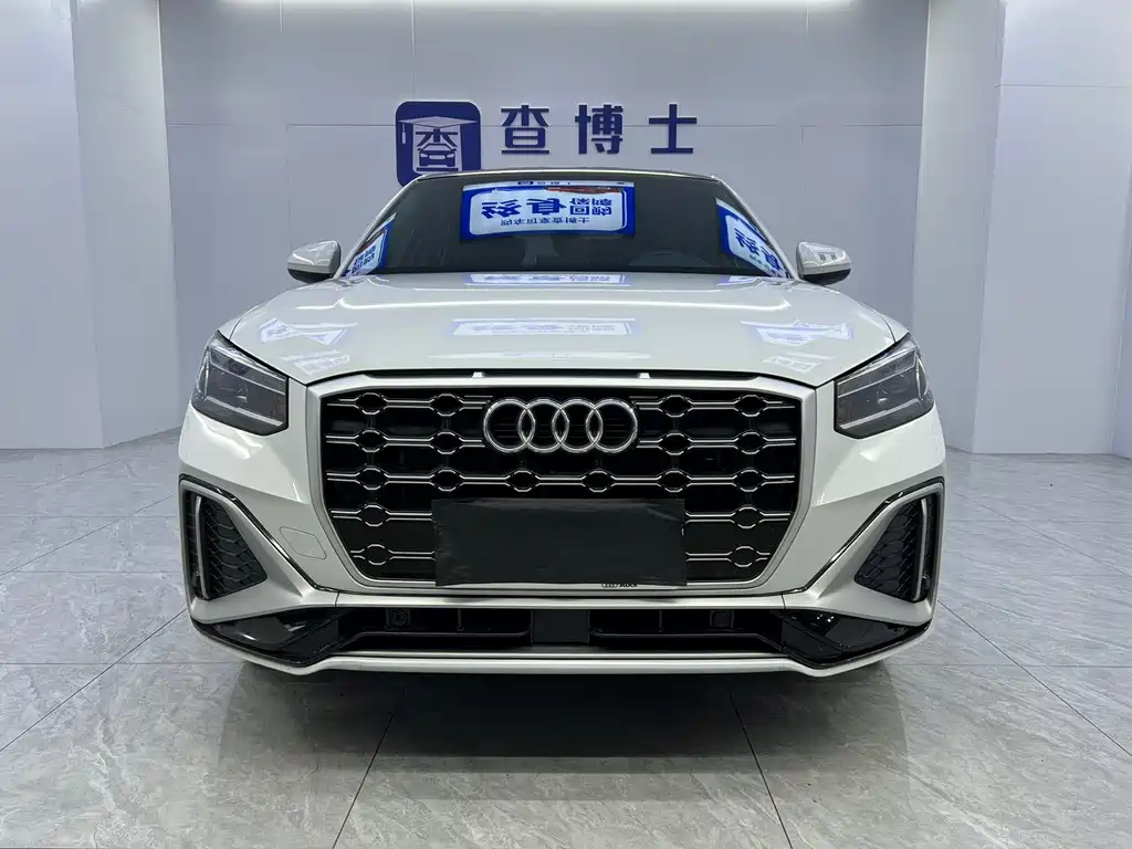 Audi Q2L 2022 35 TFSI Fashion