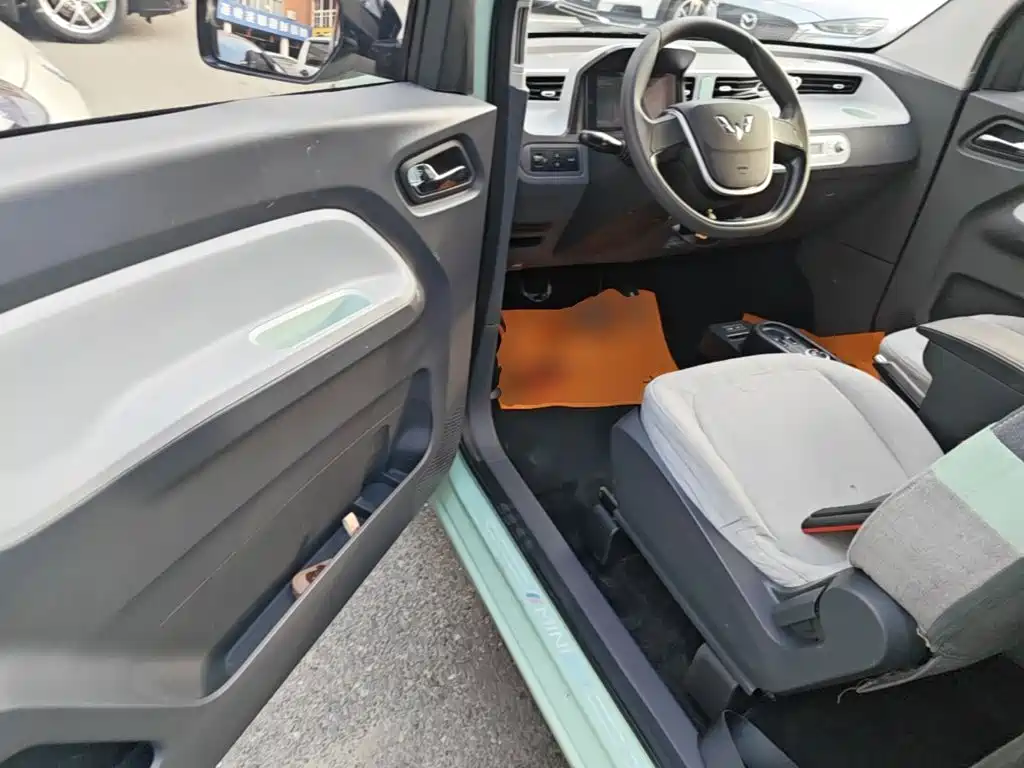 Wuling MINIEV — миниатюра 16