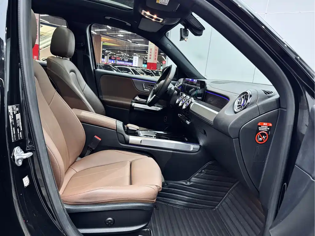 Mercedes-Benz GLB — миниатюра 18