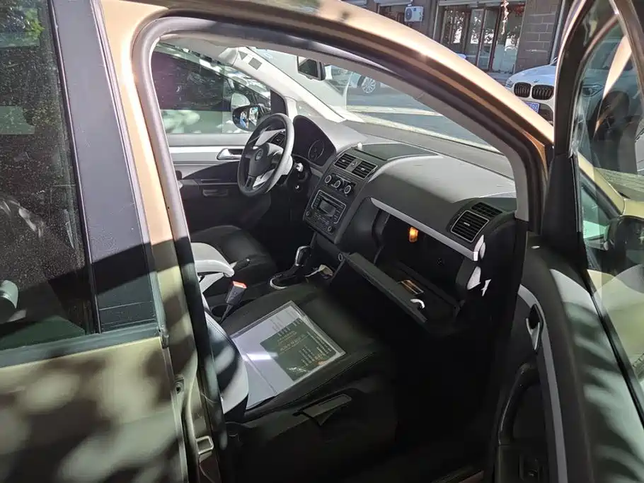 Volkswagen Touran — миниатюра 8