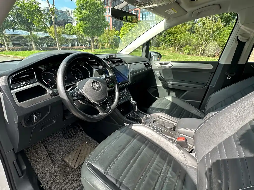 Volkswagen Touran — миниатюра 11