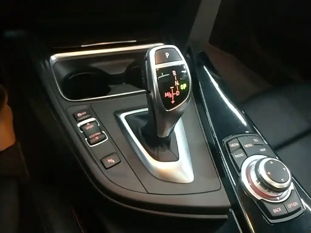 BMW 3 Series — миниатюра 14