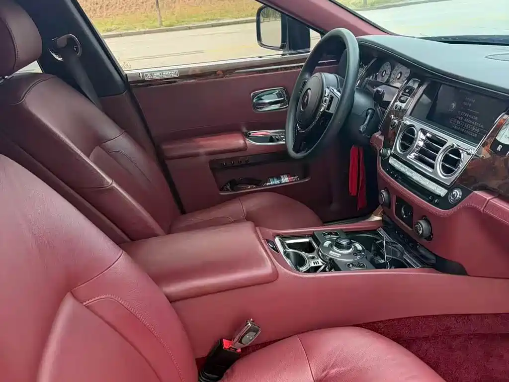 Rolls-Royce Ghost — миниатюра 6
