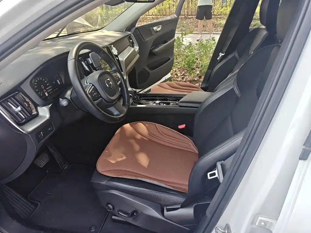 Volvo XC60 — миниатюра 8