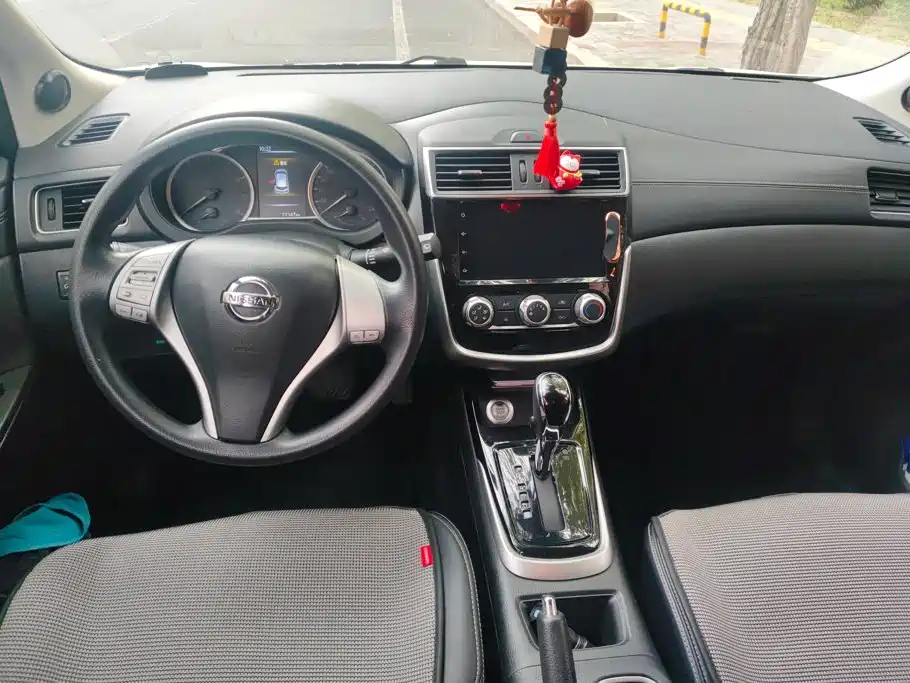 Nissan Tiida — миниатюра 12