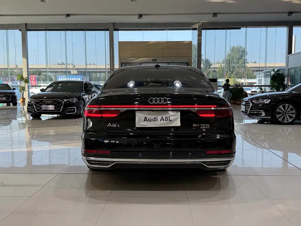 Audi A8 — миниатюра 3