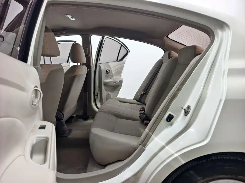 Nissan Sunny — миниатюра 12