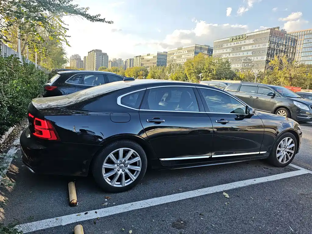 Volvo S90 — миниатюра 16