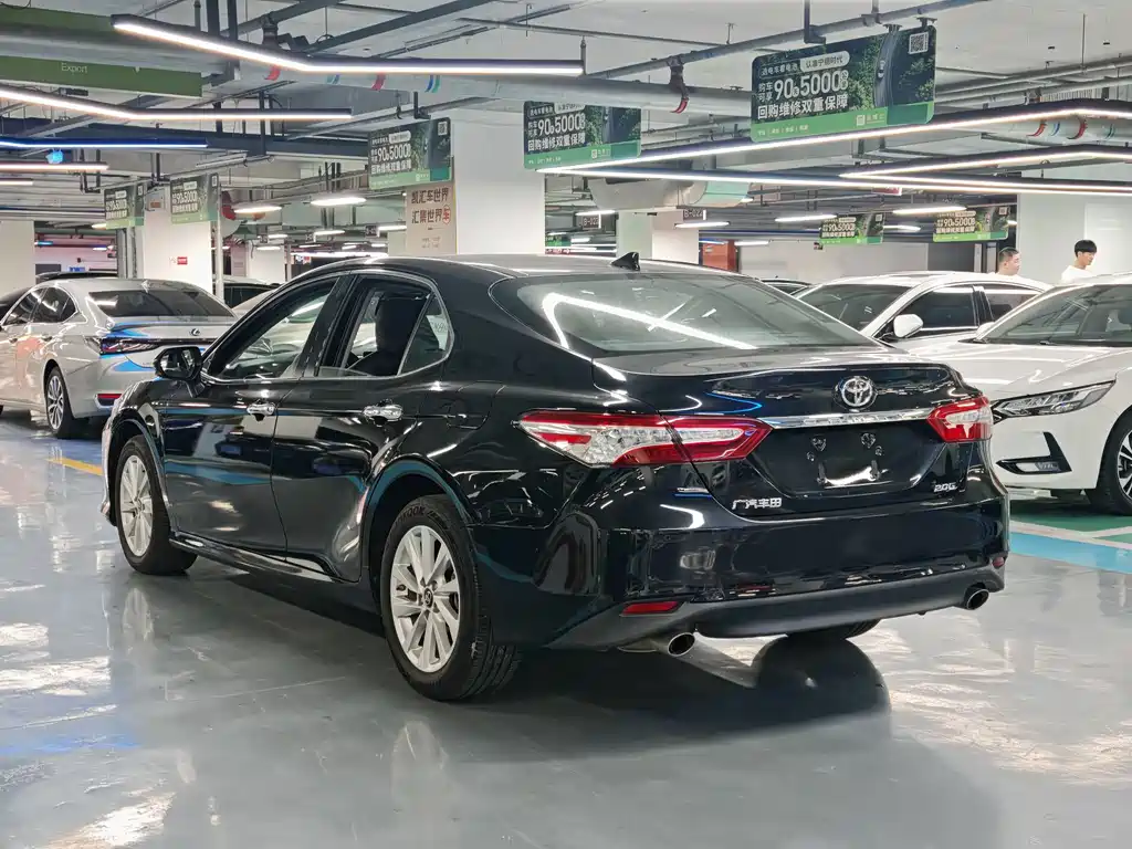 Toyota Camry — миниатюра 14