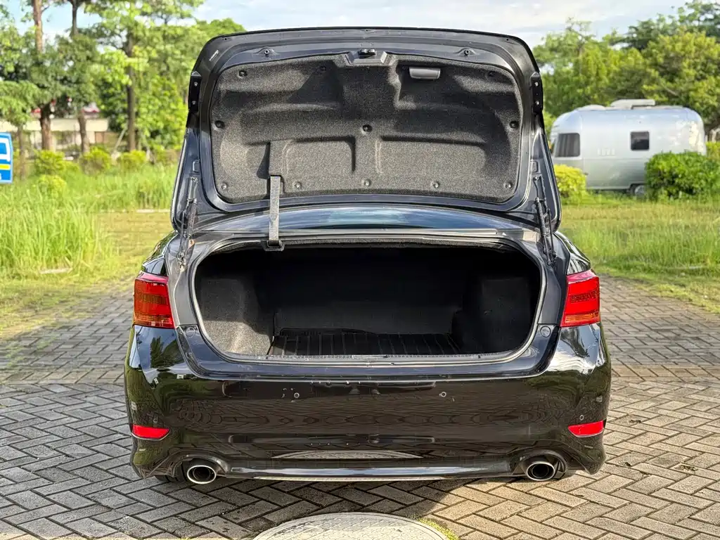 Toyota Crown — миниатюра 25