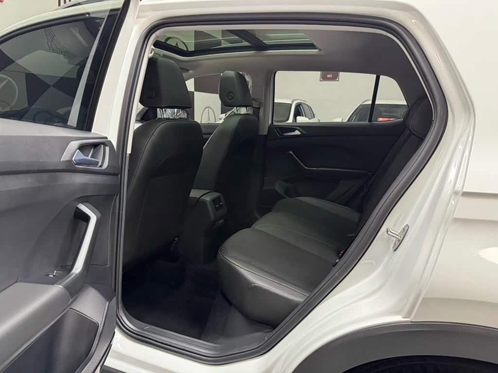 Volkswagen Tanying 1.5 л 2022 г. Белый, пробег 44000 км