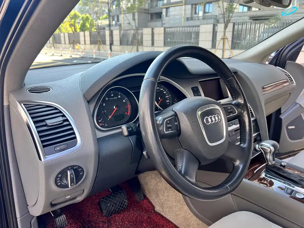 Audi Q7 — миниатюра 20