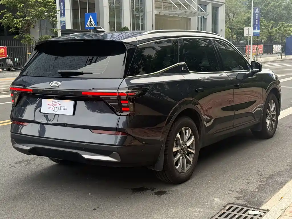 Ford Edge 2023 L 2.0T EcoBoost E мест Luxury