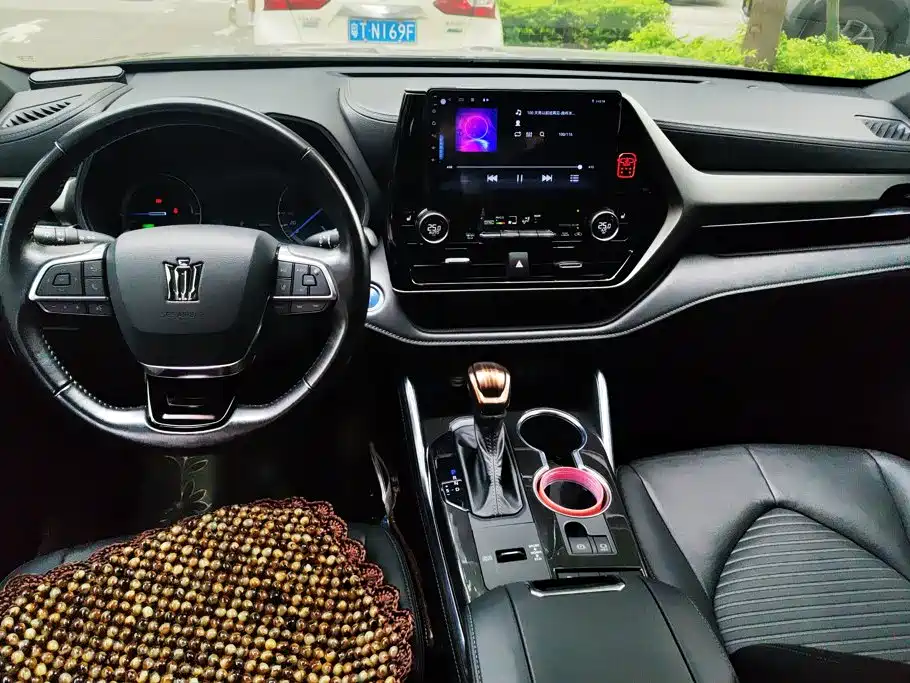Toyota Crown Kluger — миниатюра 12