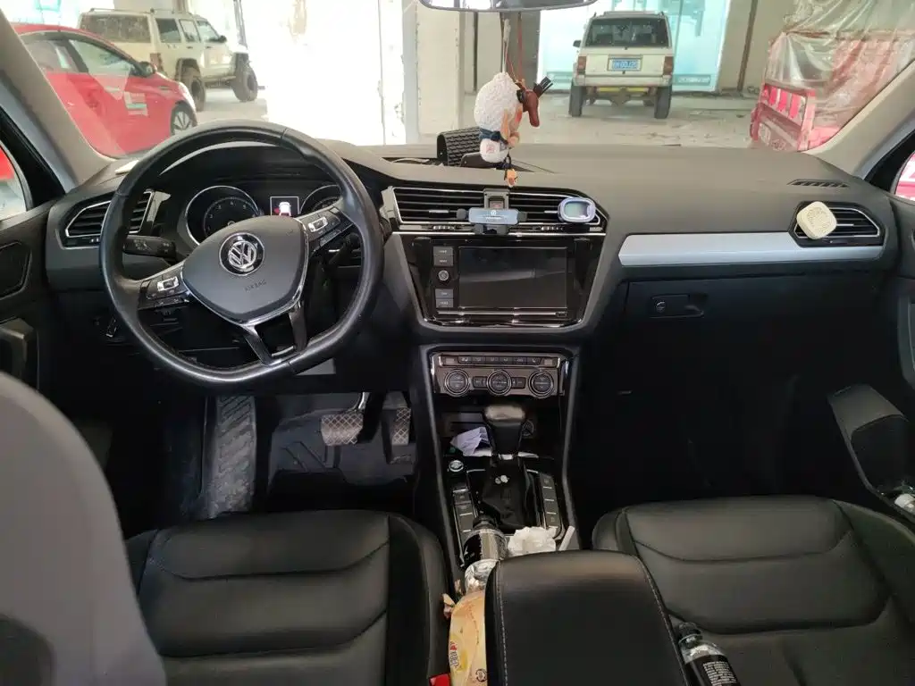 Volkswagen Tiguan L — миниатюра 13