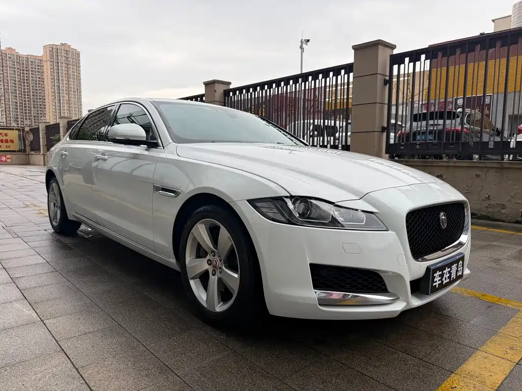 Jaguar XFL — миниатюра 3