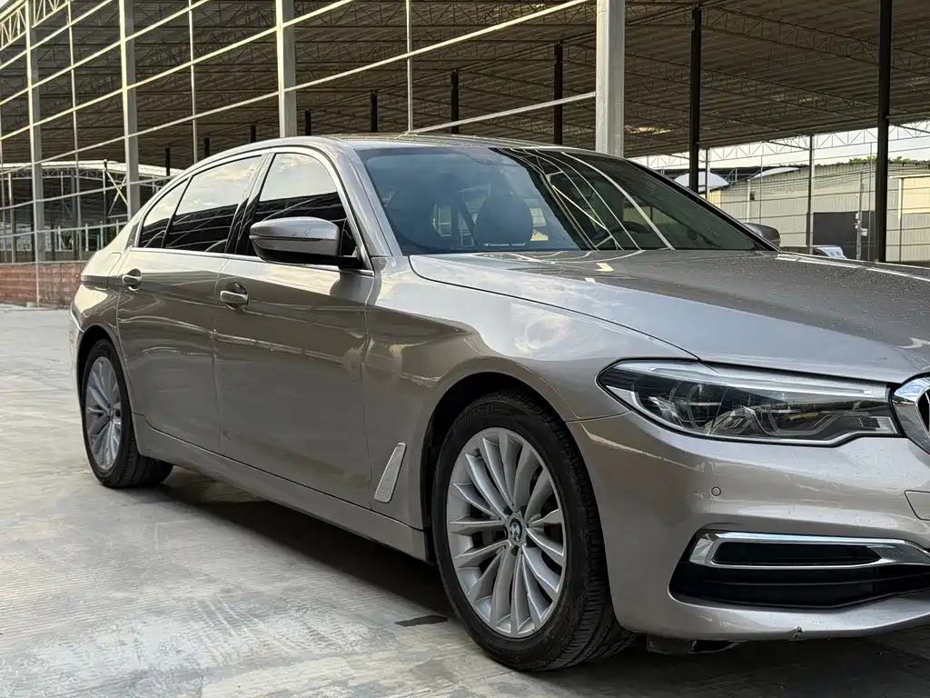 BMW 5 Series New Energy — миниатюра 14