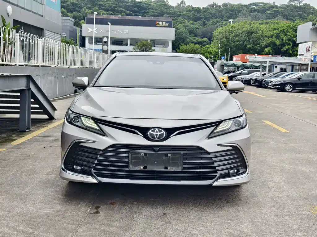 Toyota Camry — миниатюра 2