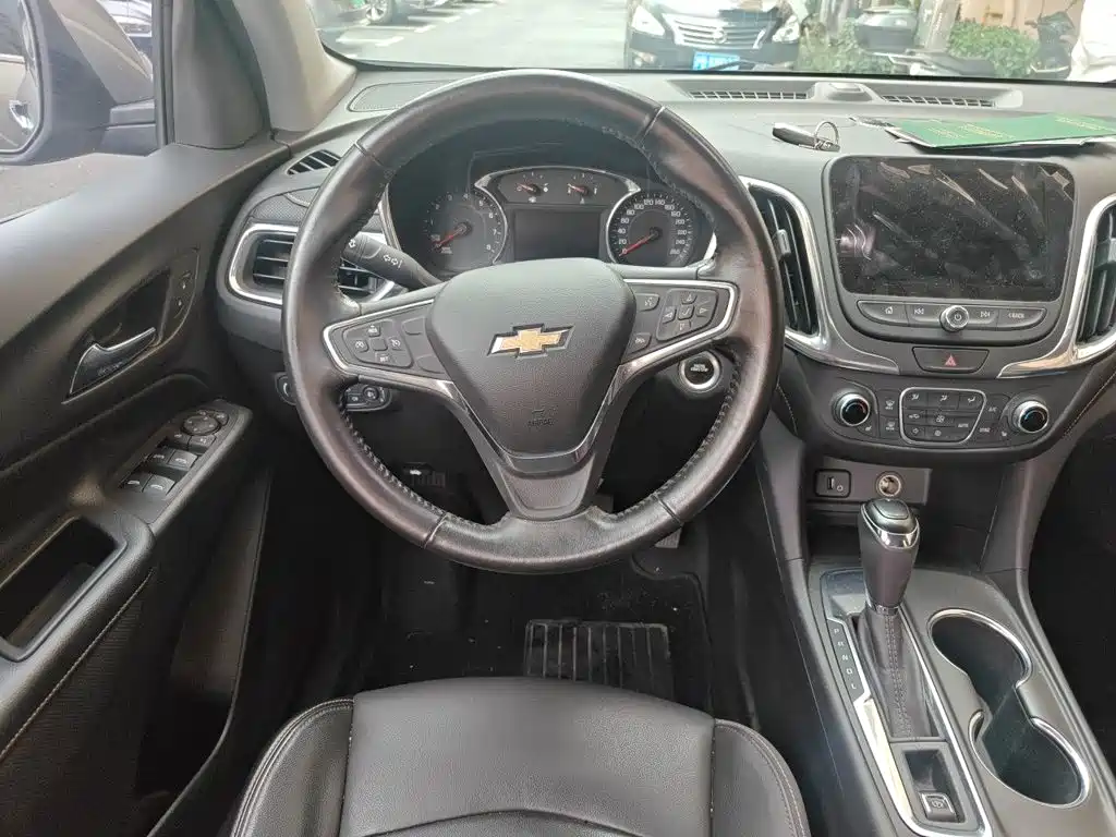 Chevrolet Equinox — миниатюра 11