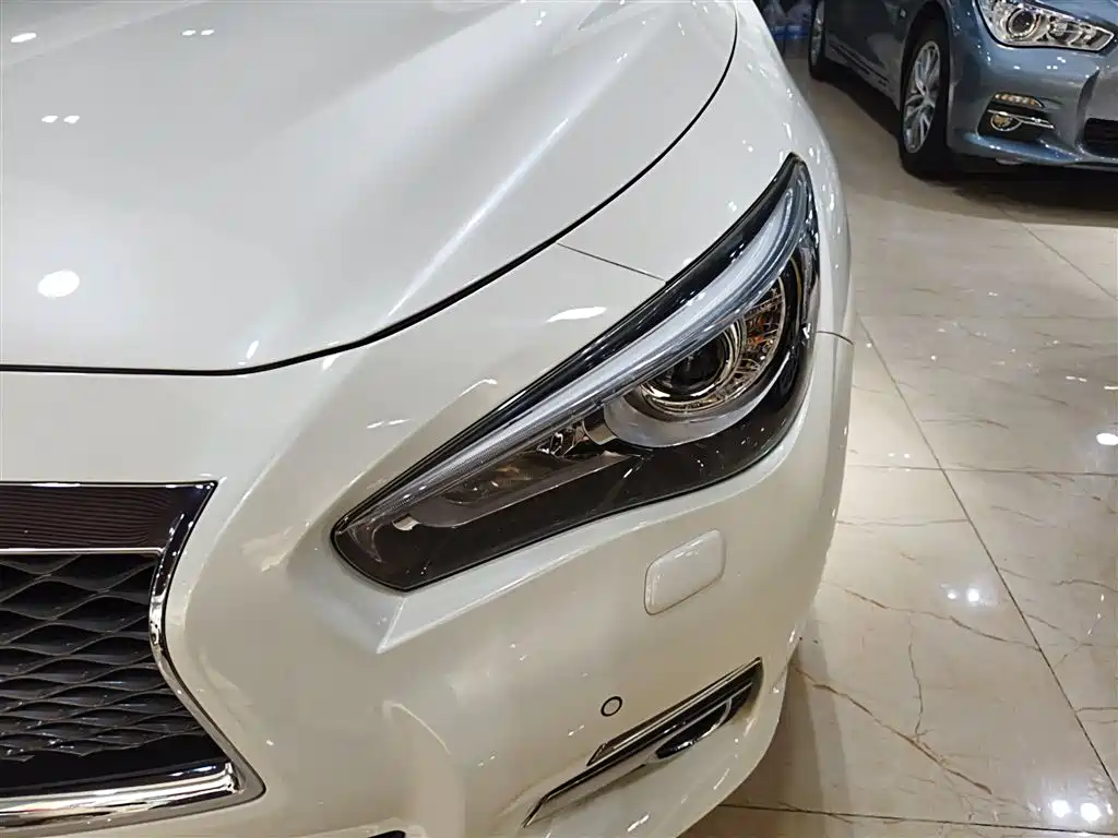 INFINITI Q50L