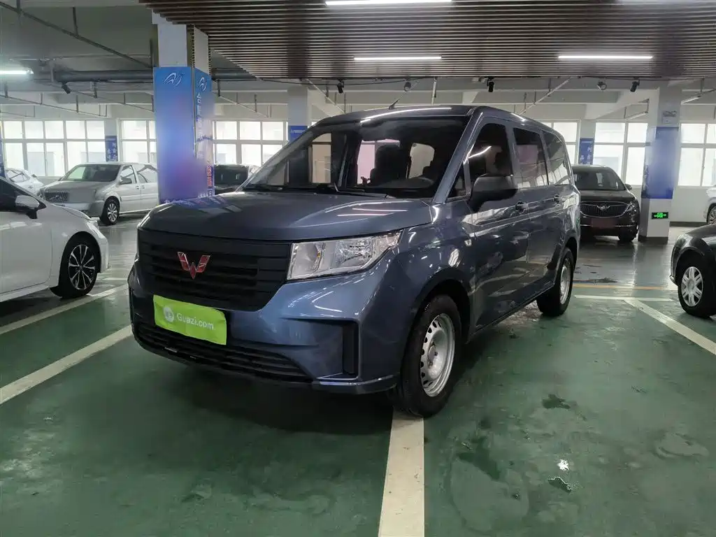 Wuling Hongguang PLUS 2023