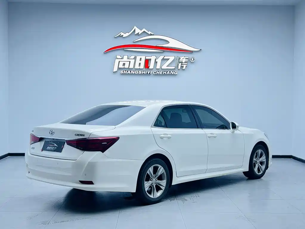 Toyota Crown 2015 2.5L Smart