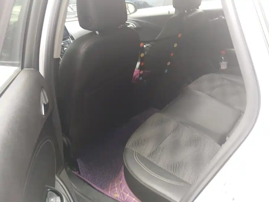 Buick Excelle — миниатюра 11