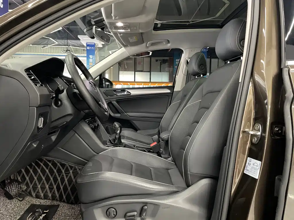 Volkswagen Tiguan L — миниатюра 10