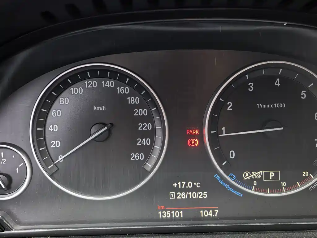 BMW 5 Series — миниатюра 9