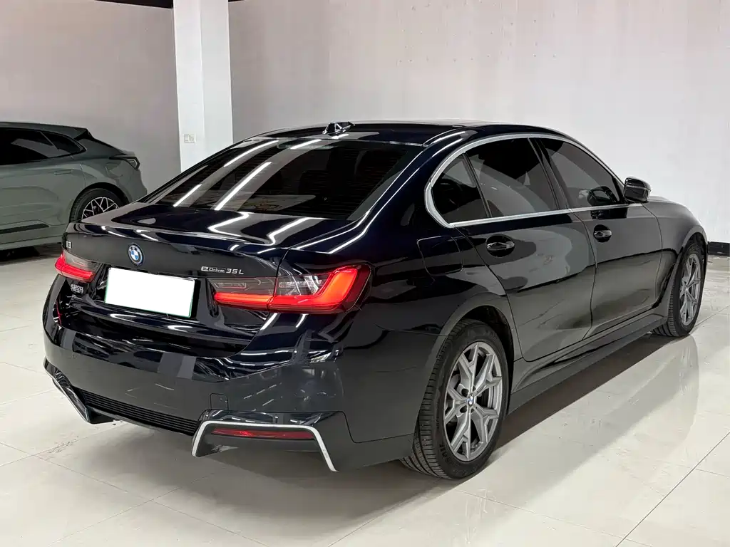 BMW i3 2025 eDrive 35 L