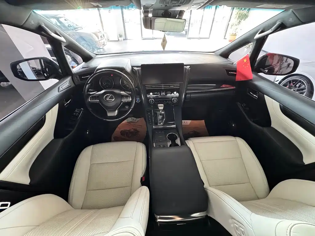 Lexus LM — миниатюра 10