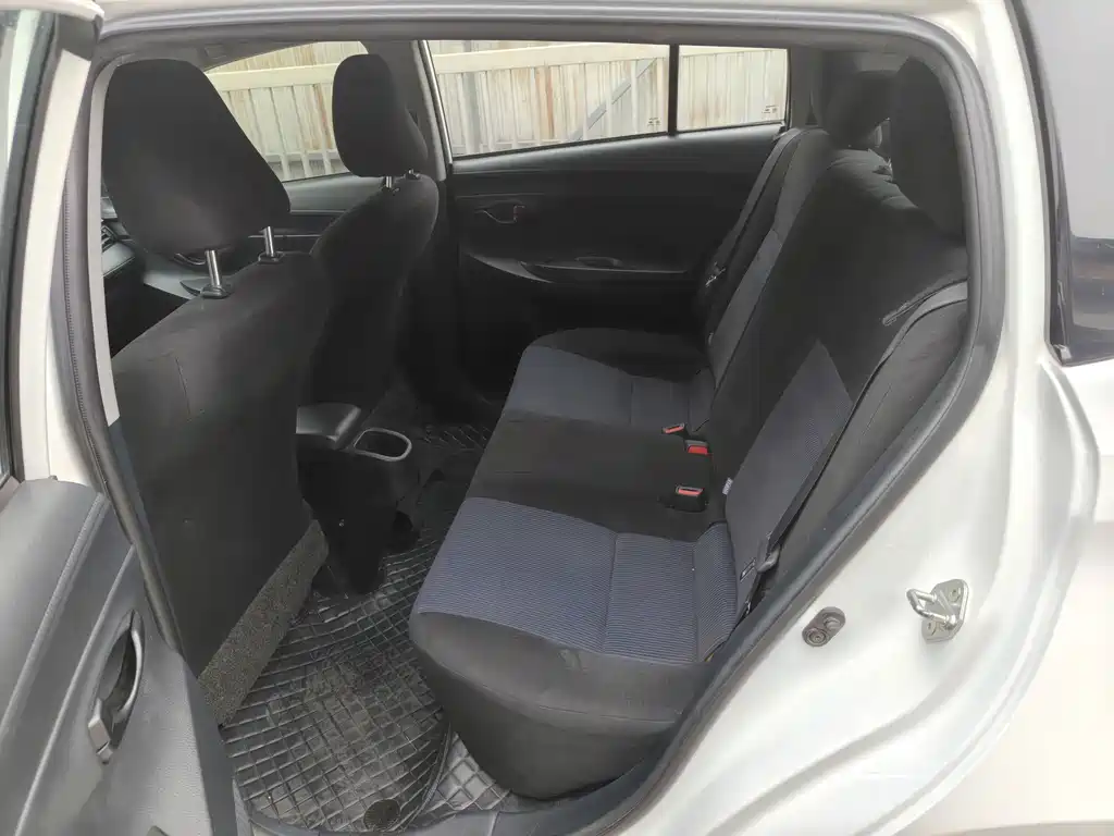 Toyota Yaris L — миниатюра 17
