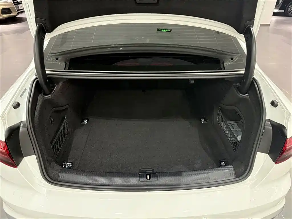 Audi A4L — миниатюра 9