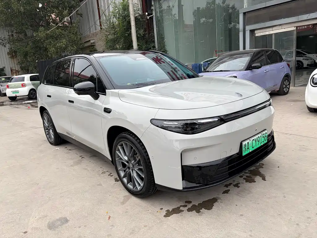 Leapmotor Leapmotor C10 — миниатюра 2