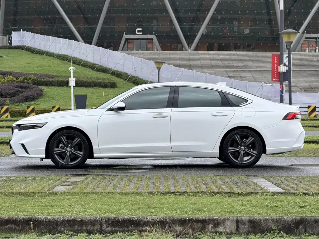 Honda Inspire — миниатюра 10