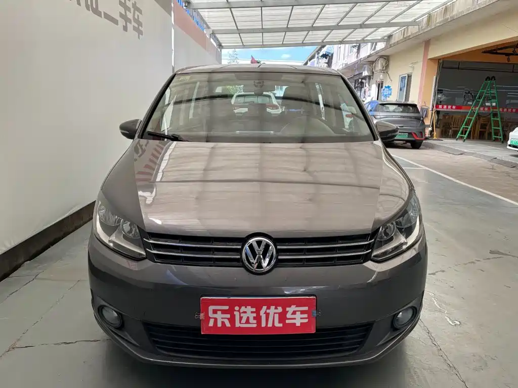 Volkswagen Touran — миниатюра 2