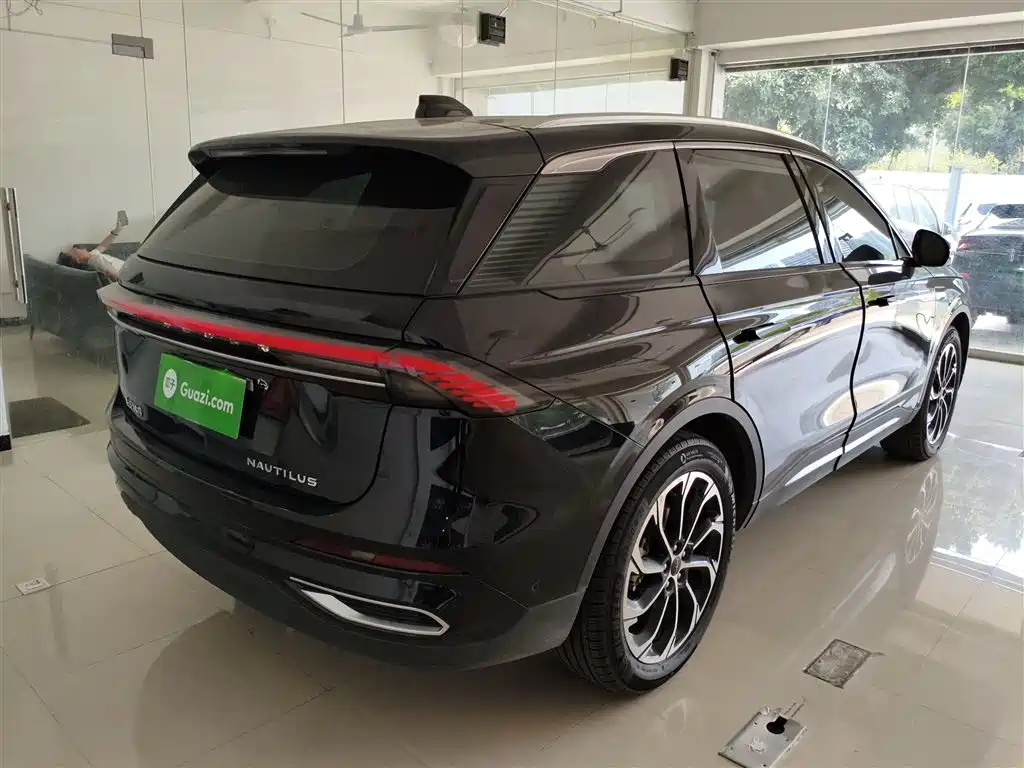 Lincoln Nautilus 2023 2.0T