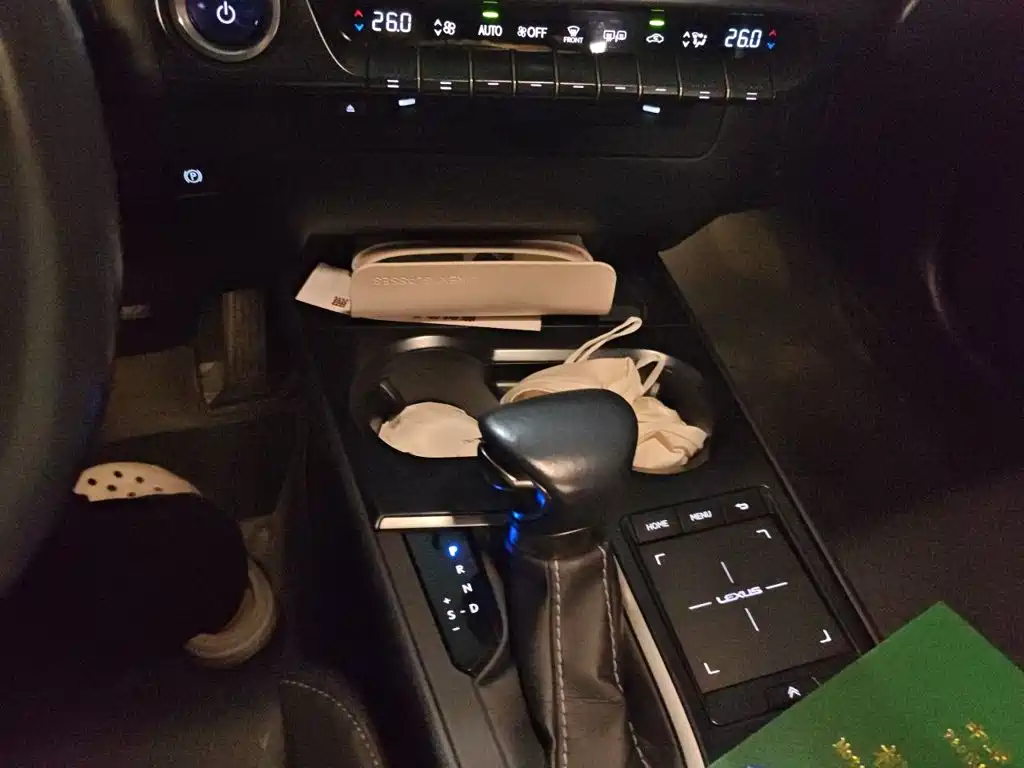 Lexus UX — миниатюра 15